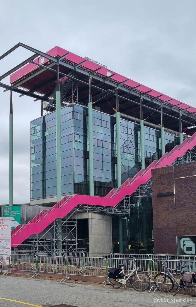 Elle Decoration building roze dakterras 2022 Rotterdam